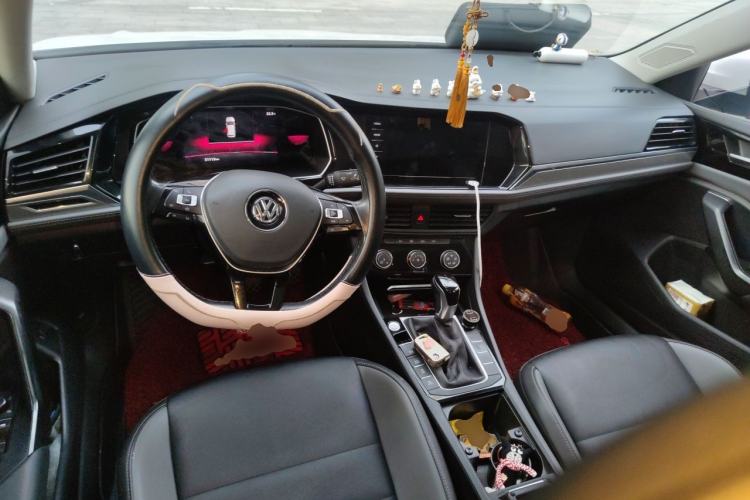 Used Volkswagen Sagitar 2021 280TSI DSG Luxury Smart Connectivity Edition Center Console