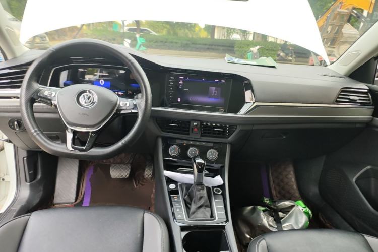 Used Volkswagen Sagitar 2021 280TSI DSG Comfort Connect Edition Center Console