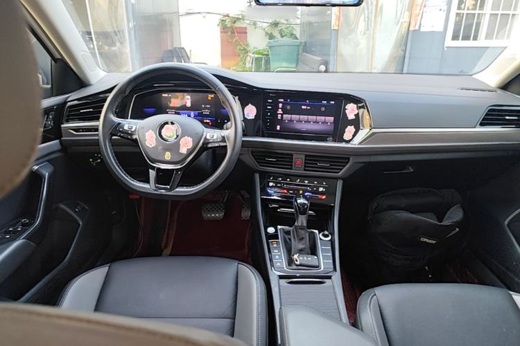 Used Volkswagen Sagitar 2021 280TSI DSG Comfort Connect Edition Center Console