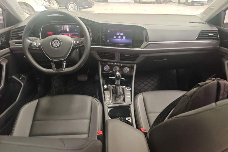 Used Volkswagen Sagitar 2021 200TSI DSG Comfort Connect Edition Center Console