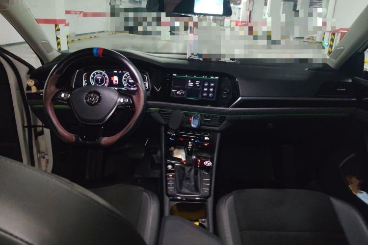 Used Volkswagen Sagitar 2021 280TSI DSG Luxury Smart Connectivity Edition Center Console