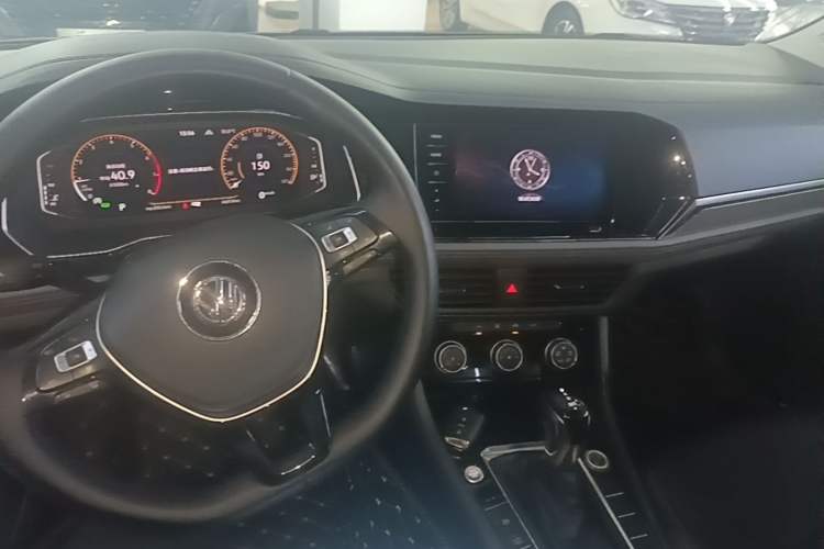 Used Volkswagen Sagitar 2021 200TSI DSG Comfort Connect Edition Center Console