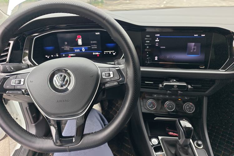 Used Volkswagen Sagitar 2021 280TSI DSG Excellence Edition Center Console