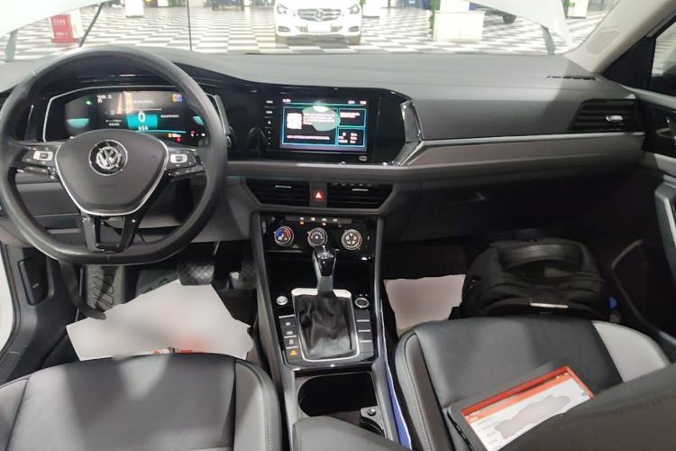 Used Volkswagen Sagitar 2021 280TSI DSG Comfort Connect Edition Center Console