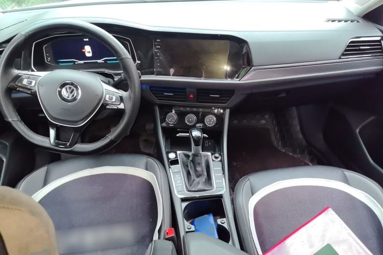Used Volkswagen Sagitar 2021 280TSI DSG Comfort Connect Edition Center Console