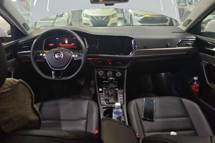 Used Volkswagen Sagitar 2021 280TSI DSG Excellence Edition Center Console