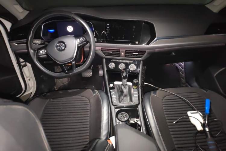Used Volkswagen Sagitar 2021 280TSI DSG Excellence Edition Center Console