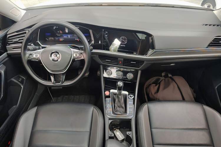Used Volkswagen Sagitar 2021 280TSI DSG Comfort Connect Edition Center Console