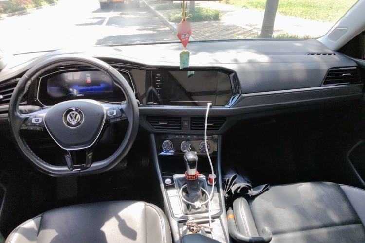 Used Volkswagen Sagitar 2021 280TSI DSG 30th Anniversary Edition Center Console