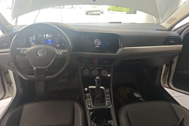 Used Volkswagen Sagitar 2021 200TSI DSG Comfort Connect Edition Center Console