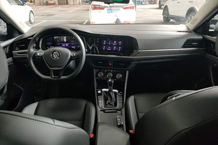 Used Volkswagen Sagitar 2021 280TSI DSG Excellence Edition Center Console
