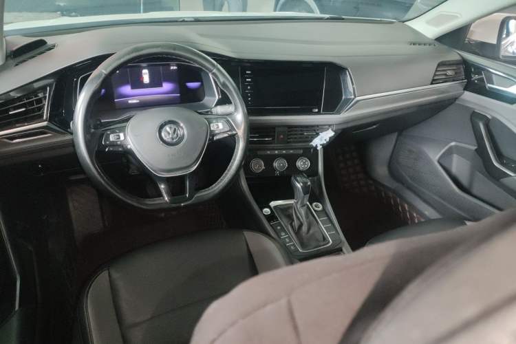 Used Volkswagen Sagitar 2021 200TSI DSG Comfort Connect Edition Center Console