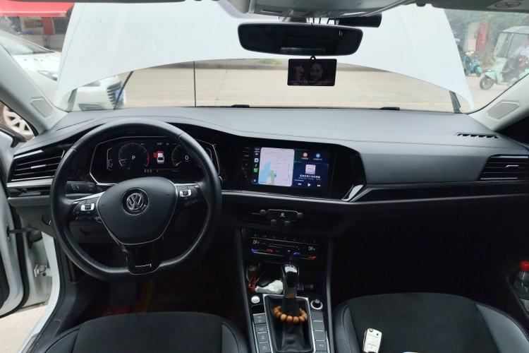 Used Volkswagen Sagitar 2021 280TSI DSG Luxury Smart Connectivity Edition Center Console
