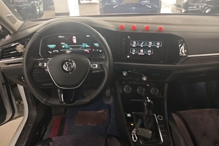 Used Volkswagen Sagitar 2021 200TSI DSG Comfort Connect Edition Center Console