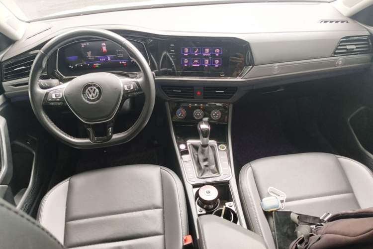 Used Volkswagen Sagitar 2021 200TSI DSG Excellence Edition Center Console
