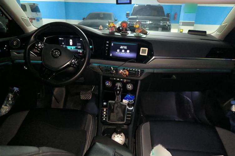 Used Volkswagen Sagitar 2021 200TSI DSG Comfort Connect Edition Center Console