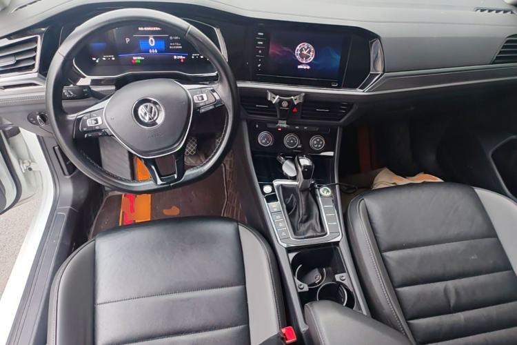 Used Volkswagen Sagitar 2021 280TSI DSG Comfort Connect Edition Center Console