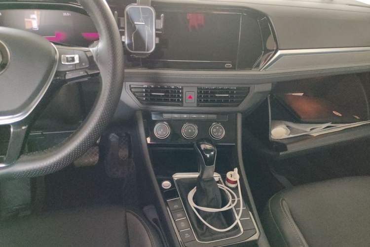 Used Volkswagen Sagitar 2021 280TSI DSG Excellence Edition Center Console