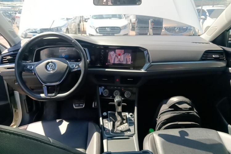 Used Volkswagen Sagitar 2021 280TSI DSG Comfort Connect Edition Center Console