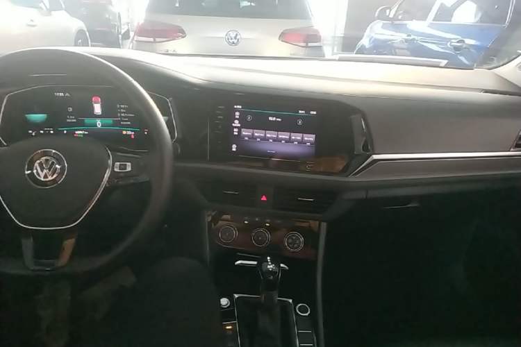 Used Volkswagen Sagitar 2021 280TSI DSG Excellence Edition Center Console