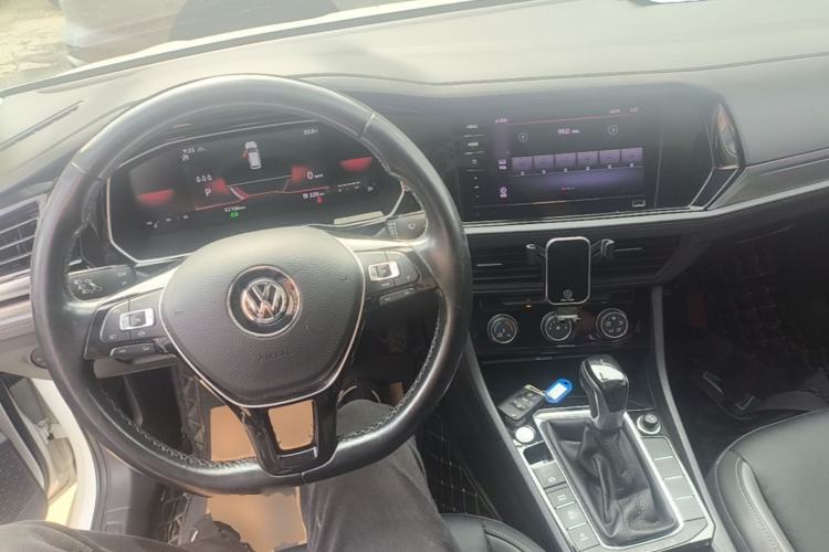 Used Volkswagen Sagitar 2021 200TSI DSG Comfort Connect Edition Center Console