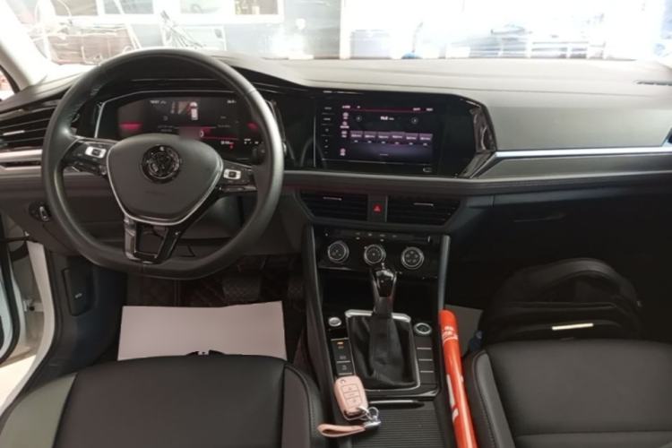 Used Volkswagen Sagitar 2021 280TSI DSG Comfort Connect Edition Center Console