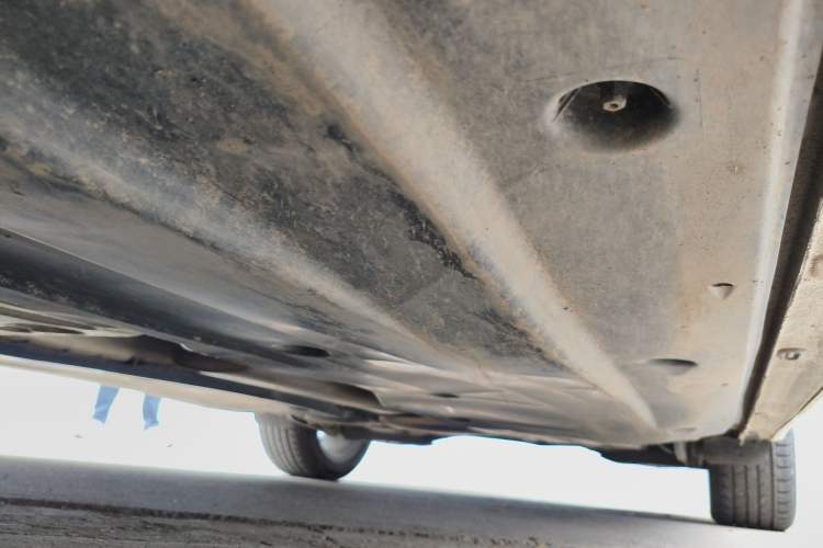 Used Volkswagen Sagitar  Chassis Front Left