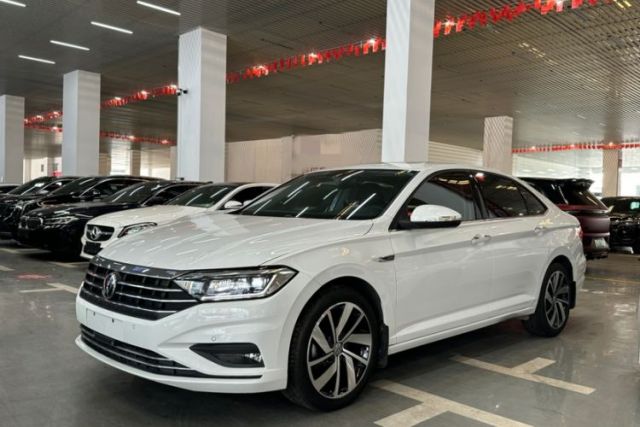 Ojetý Volkswagen Sagitar 2021 280TSI DSG Excellence Edition
