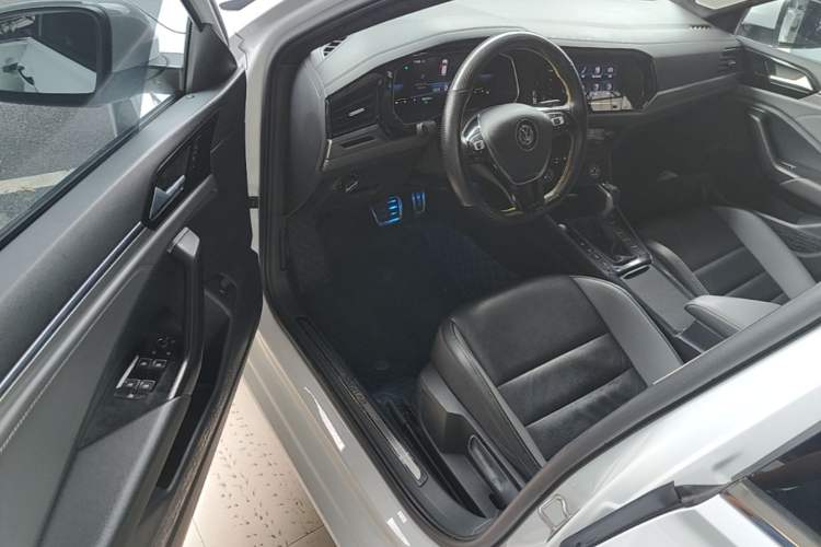 Used Volkswagen Sagitar 2021 280TSI DSG Excellence Edition Driver Seat