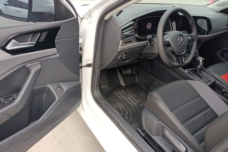 Used Volkswagen Sagitar 2021 280TSI DSG Excellence Edition Driver Seat