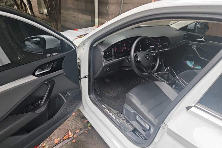 Used Volkswagen Sagitar 2021 200TSI Manual Overdrive Edition Driver Seat
