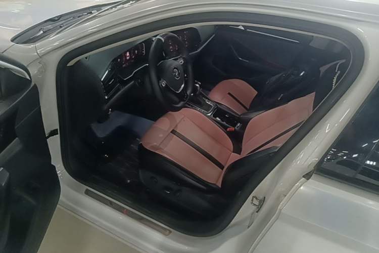 Used Volkswagen Sagitar 2021 280TSI DSG Luxury Smart Connectivity Edition Driver Seat