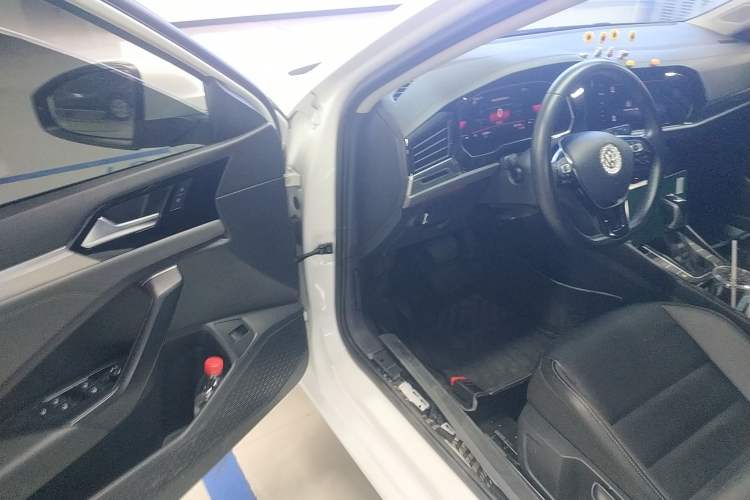 Used Volkswagen Sagitar 2021 280TSI DSG Excellence Edition Driver Seat