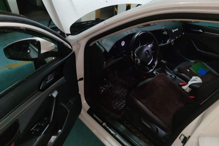 Used Volkswagen Sagitar 2021 280TSI DSG 30th Anniversary Edition Driver Seat