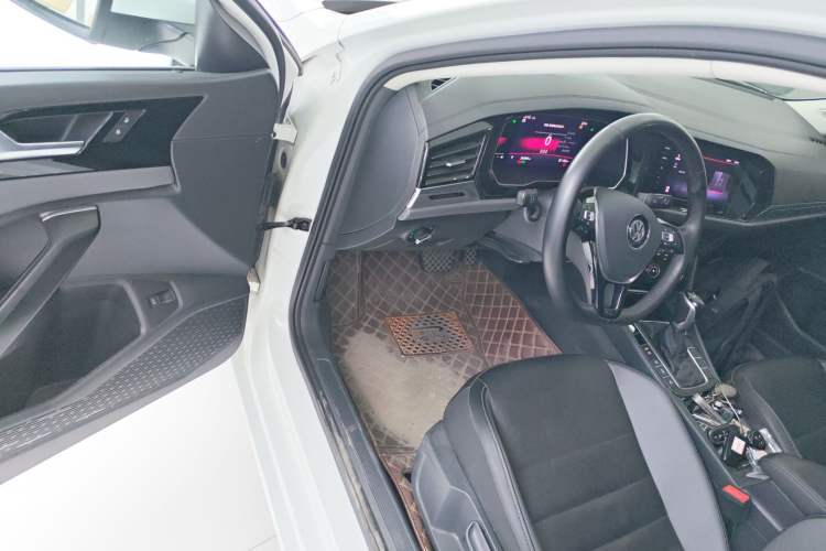 Used Volkswagen Sagitar 2021 280TSI DSG Excellence Edition Driver Seat