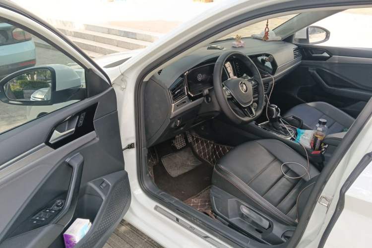 Used Volkswagen Sagitar 2021 280TSI DSG 30th Anniversary Edition Driver Seat
