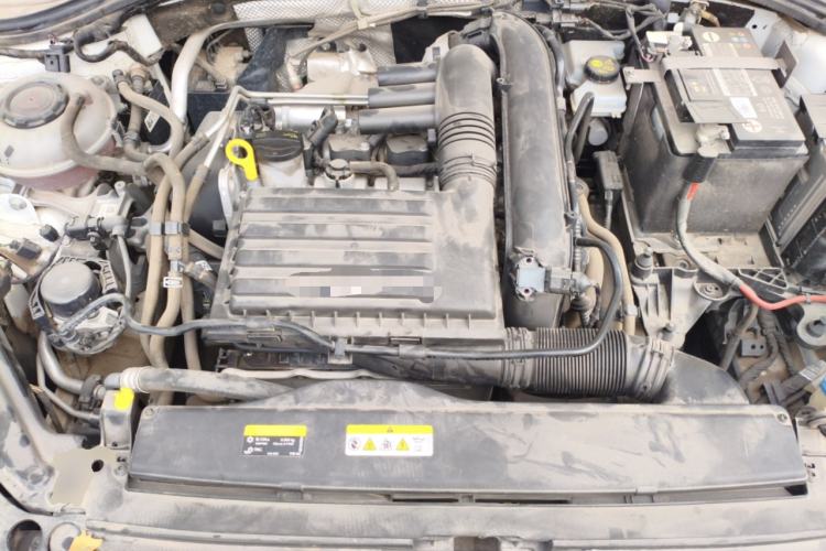 Used Volkswagen Sagitar  Engine Bay
