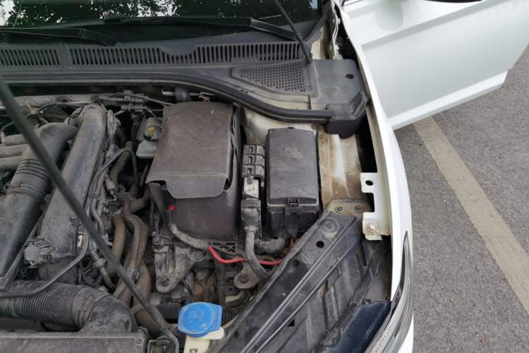 Used Volkswagen Sagitar 2021 280TSI DSG Luxury Smart Connectivity Edition Engine Bay Left