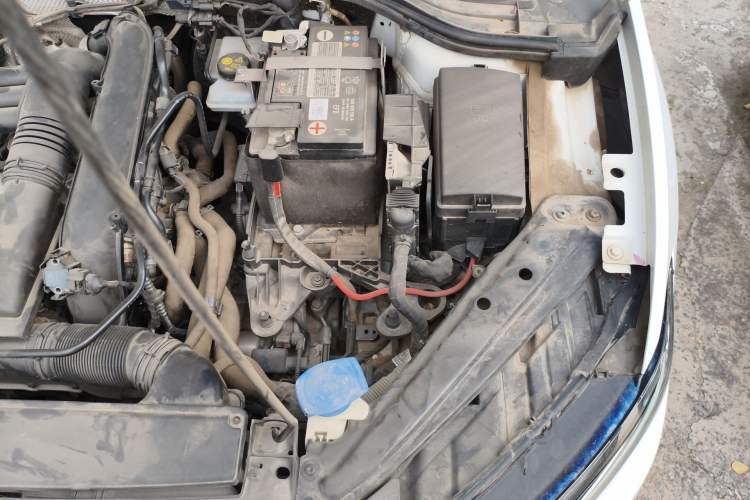 Used Volkswagen Sagitar  Engine Bay Left