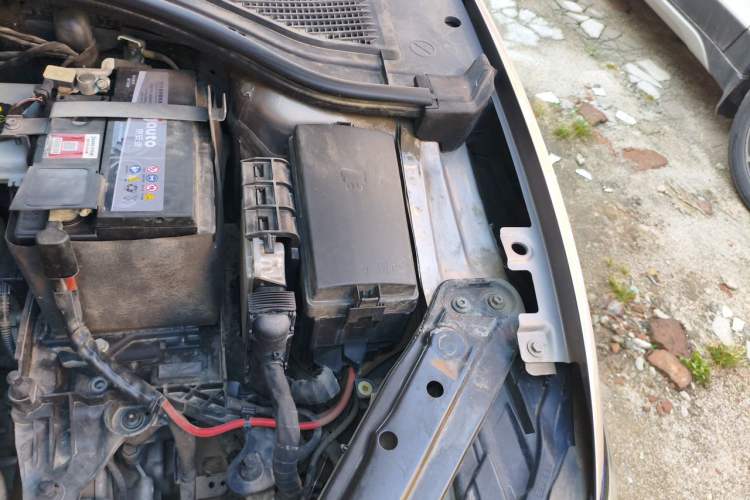 Used Volkswagen Sagitar 2021 280TSI DSG Luxury Smart Connectivity Edition Engine Bay Left