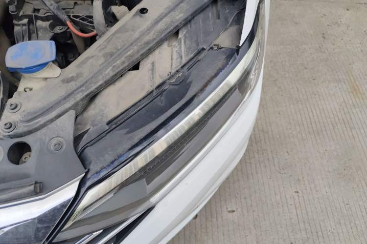 Used Volkswagen Sagitar 2021 280TSI DSG Luxury Smart Connectivity Edition Engine Bay Left