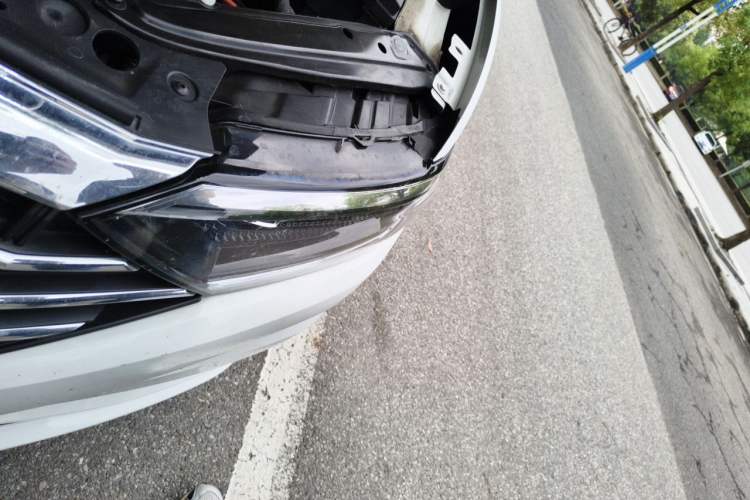 Used Volkswagen Sagitar 2021 280TSI DSG Excellence Edition Engine Bay Left