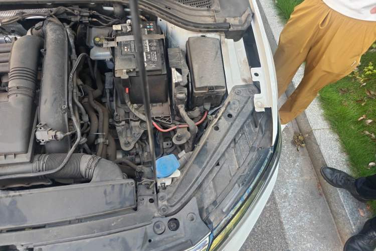 Used Volkswagen Sagitar 2021 280TSI DSG Excellence Edition Engine Bay Left