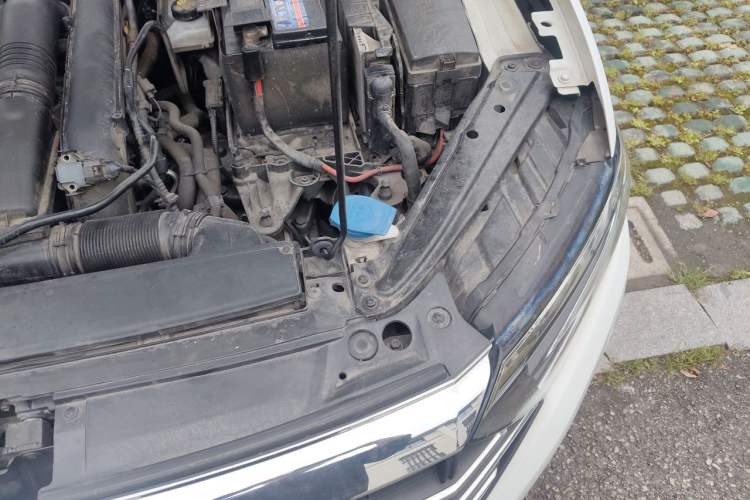 Used Volkswagen Sagitar 2021 280TSI DSG Excellence Edition Engine Bay Left
