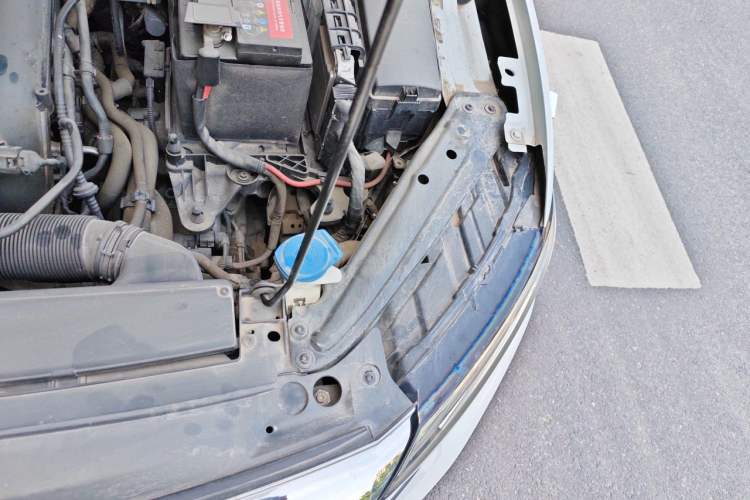 Used Volkswagen Sagitar 2021 280TSI DSG Luxury Smart Connectivity Edition Engine Bay Left