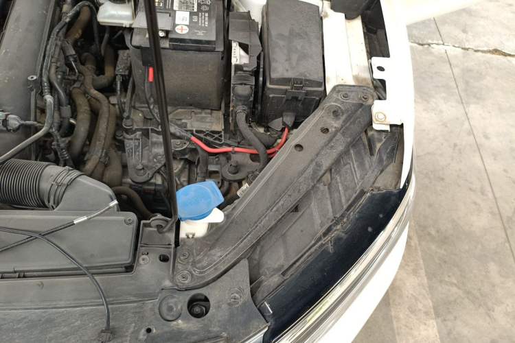 Used Volkswagen Sagitar 2021 280TSI DSG Luxury Smart Connectivity Edition Engine Bay Left