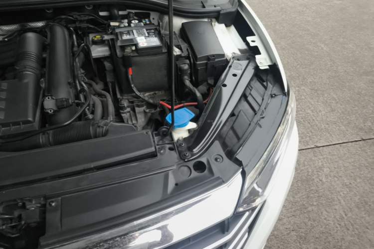 Used Volkswagen Sagitar 2021 280TSI DSG Excellence Edition Engine Bay Left