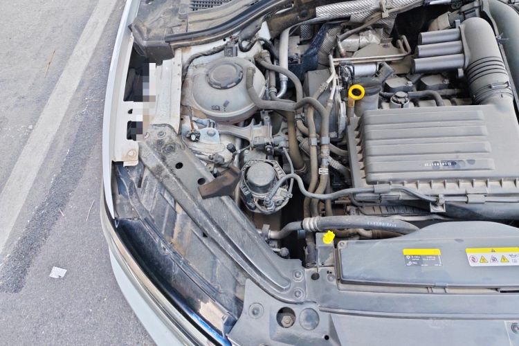 Used Volkswagen Sagitar 2021 280TSI DSG Luxury Smart Connectivity Edition Engine Bay Right