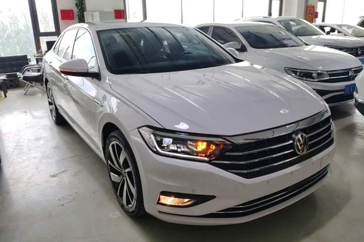 Used Volkswagen Sagitar 2021 280TSI DSG Excellence Edition Front Right 45 Deg