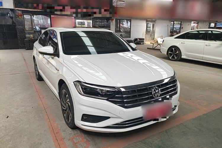 Used Volkswagen Sagitar 2021 280TSI DSG Excellence Edition Front Right 45 Deg